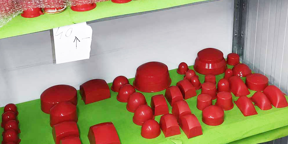 Exemplu de tampon tampografic realizat din silicon RTV2 HT 33 Red utilizat pentru reproducerea precisa a detaliilor grafice.